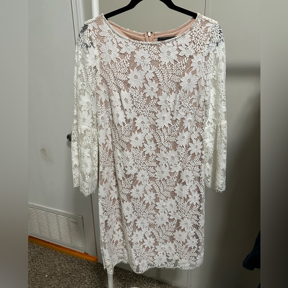 Jessica Howard Women’s White and Tan Lace Floral Long Sleeve Sheath Dress size 6